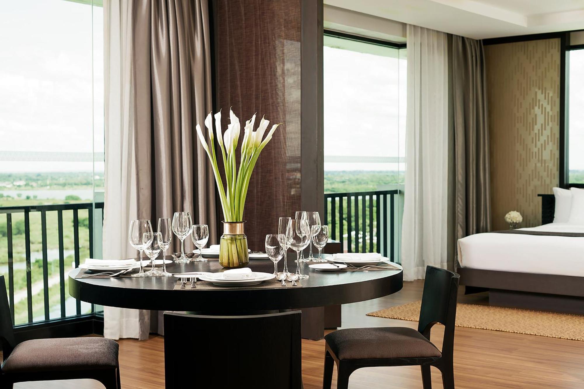 Avani Khon Kaen Hotel & Convention Centre Экстерьер фото
