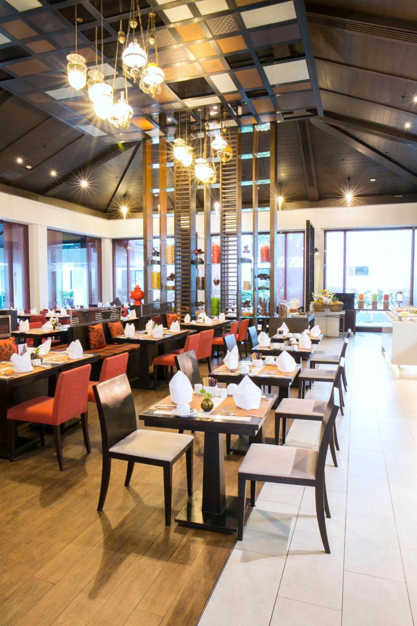 Avani Khon Kaen Hotel & Convention Centre Экстерьер фото